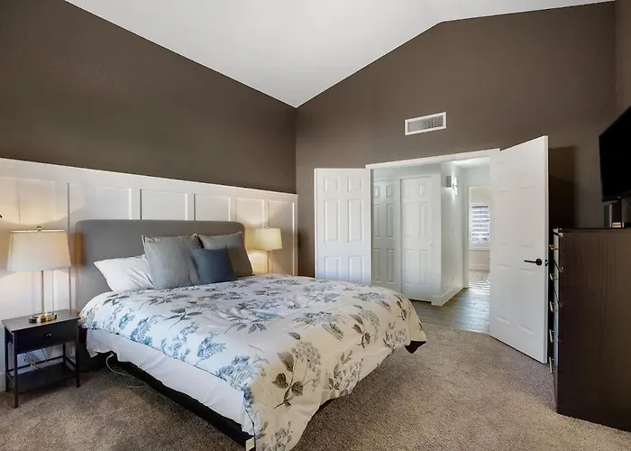 Cozy Escape With Hot Tub, Bbq & Fire Pit Gilbert